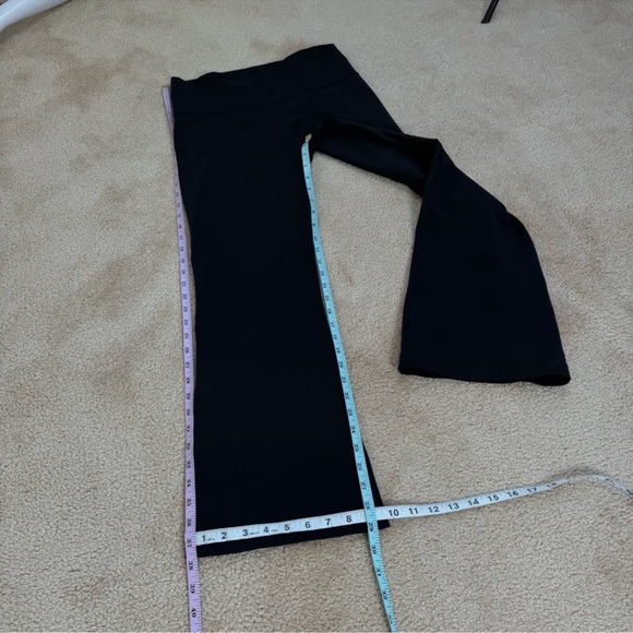 Lululemon Groove Pant III Black Flare High Rise
Yoga Pants Nulu Size 8 reg H6#2 - Picture 5 of 16